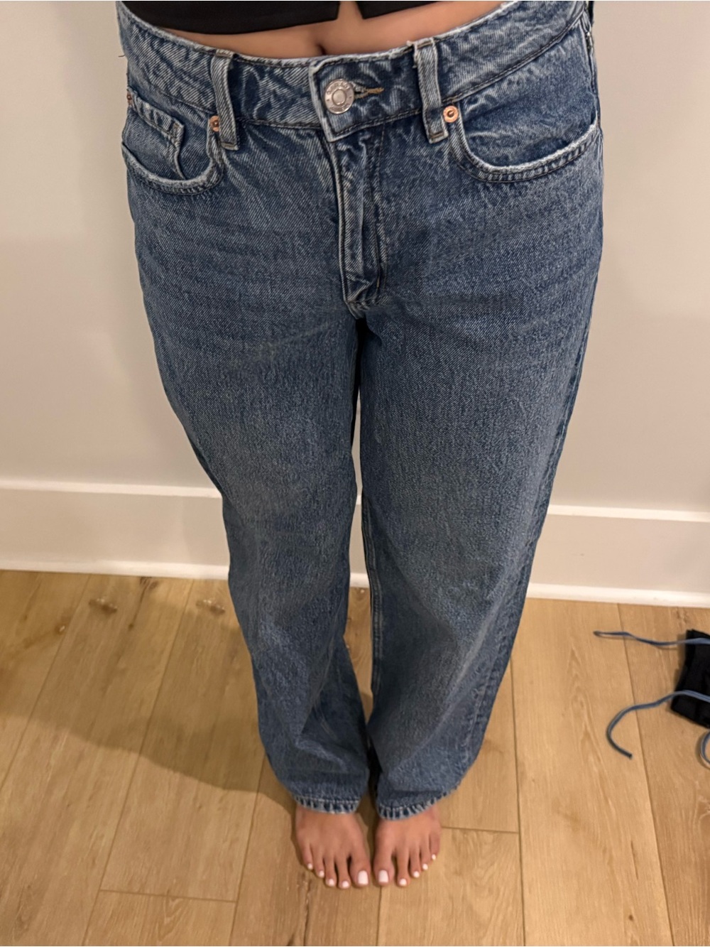 Classic Straight-Leg Women’s Garage Jeans in Medium Blue